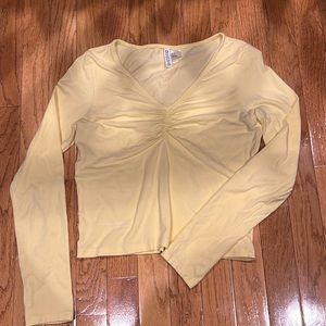 H&M yellow shirt size M